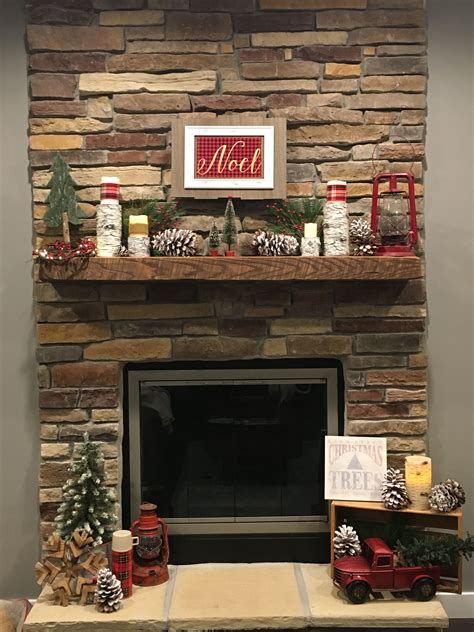 Christmas 2016 rustic mantle decor | Rustic christmas mantel, Rustic ...