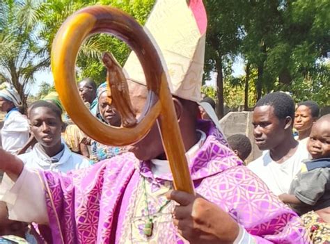 Homélie de Mgr Jacques LONGA à la Paroisse Marie Mère de Dieu de Bèbèda