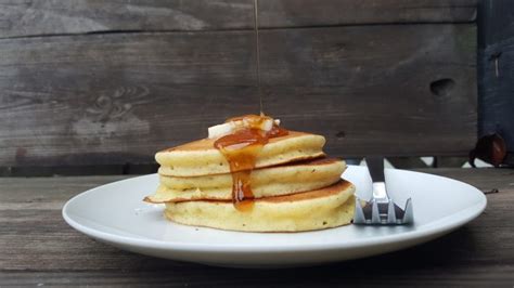 How To Make Your Own Pancake And Waffle Syrups