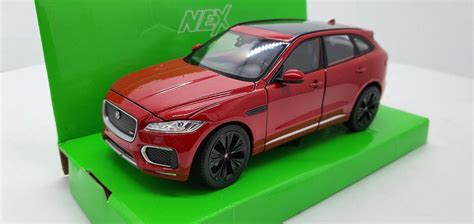 Welly Jaguar F Pace Zwart Bol