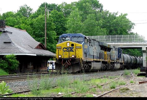 Csx 5000 Heads Mixed Freight