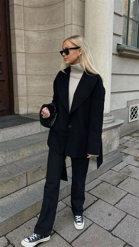 Black winter outfit inspiration/ black suit/ black sunglasses