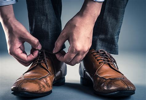 How To Tie Your Shoes The Right Way Real Men Real Style