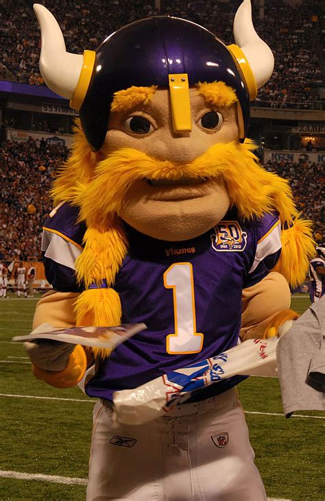 Hub Meeds, Viktor & Ragnar – Mascots of the Minnesota Vikings