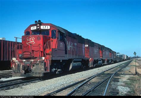 Mkt 171 Missouri Kansas And Texas Railroad Katy Emd Gp40 At Parsons