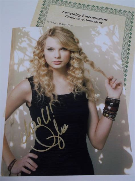 TAYLOR SWIFT SIGNED PHOTO W/SNAPSHOT and COA | #1839321685