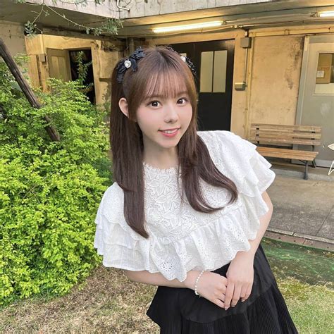 大森莉緒さんのインスタグラム写真 大森莉緒instagram 「・ ・ 6月もよろしくね☘️ 先日まつ毛と眉毛整えて頂いたよ😊 引き続きまつ育頑張るぞ〜 ꇐ₃ꇐ Une