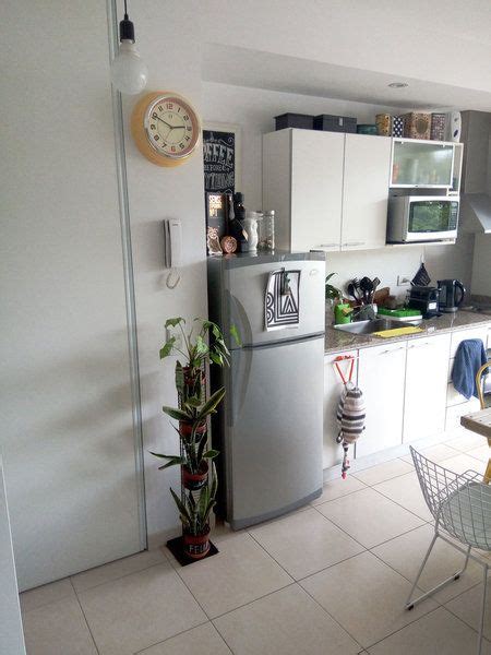 Un Apartamento De Soltero Con Mucho Diy Decoracion De Departamentos