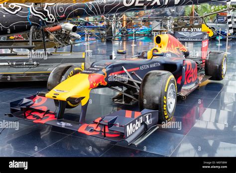 Red Bull Sauber Petronas Fotos Und Bildmaterial In Hoher Aufl Sung