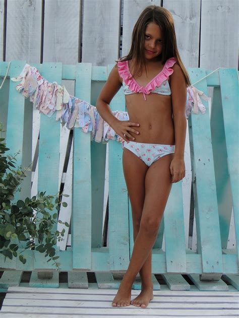 Venta braga bikini niña en stock