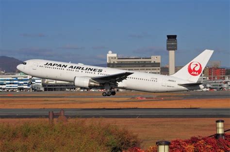 日本航空 Boeing 767 300 JA602J 伊丹空港 航空フォト by mild lifeさん 撮影2021年12月09日