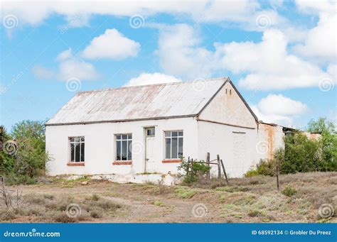 Old farm house editorial stock image. Image of house - 68592134