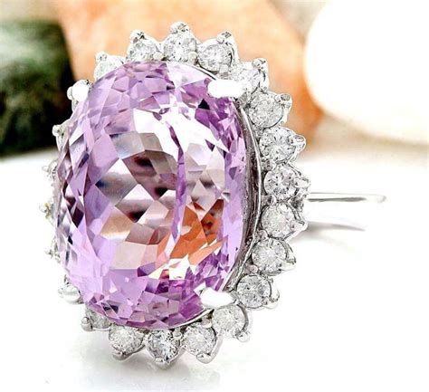 Kunzite Jewelry Guide – Why Buy This Pretty Gem