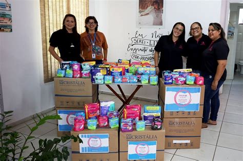 Laboratório Cristália doa absorventes para mulheres em situação de