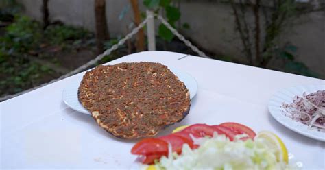 Lezzetin Sade Hali Soğansız Lahmacun Teve2