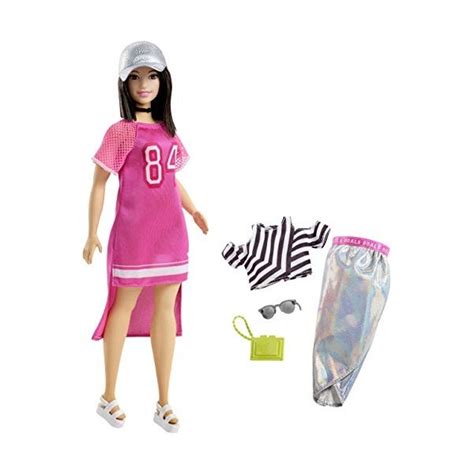 Barbie Fashionistas Poup E Mannequin Brune Avec Casquette Grise