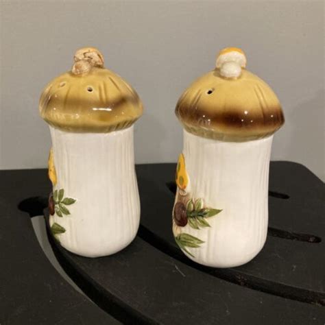 Vintage Sears Roebuck Merry Mushroom Salt And Pepper Shakers