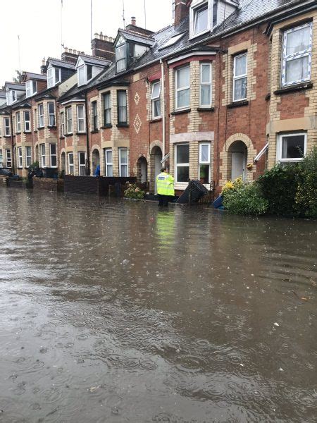 Uk Flash Floods In South West England After 15mm Of Rain In 2 Hours