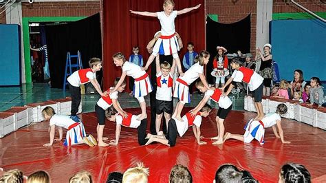 Wenn Elternaugen glänzen Circus Luna an der Grundschule