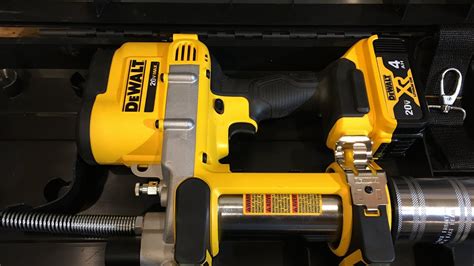 Dewalt Volt Max Grease Gun Kit Unboxing And Testing Youtube