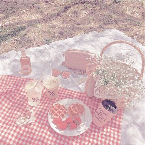 Cozy Cottagecore Picnic Inspiration