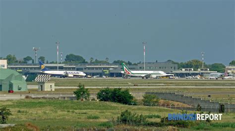 Non Si Ferma La Crescita Dell Aeroporto Del Salento Boom Anche Ad Agosto