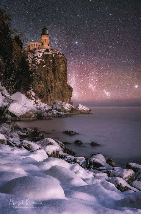 Minnesota S Split Rock Lighthouse With Orion Rising R Beamazed