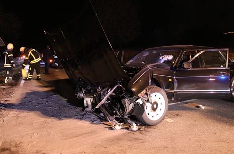 Unfall Bei Schwaikheim Jaguar Fahrer Zu Schnell Unterwegs Verletzte