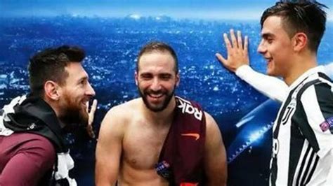 Gonzalo Higuain Se Moque De Lionel Messi Remplaçant Avant Juve Barça