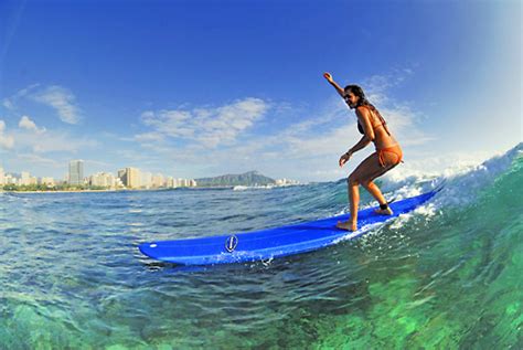 Surfing in Hawaii: Your Beginners Guide