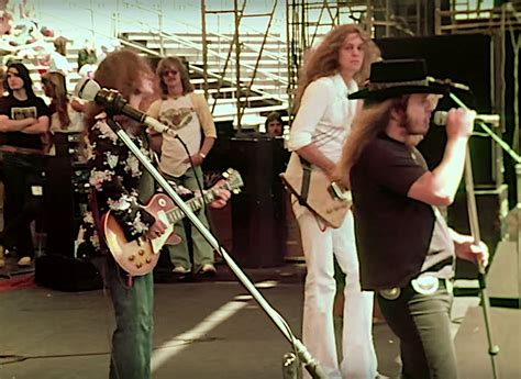 Amazing Footage Of Lynyrd Skynyrd Performing In Oakland Three