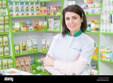 Pharmacist Hi Res Stock Photography And Images Alamy