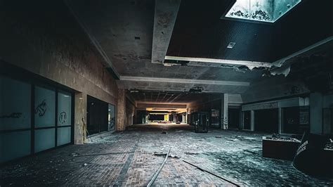 EXPLORING ABANDONED WESTLAND SHOPPING MALL IN COLUMBUS OH So Many