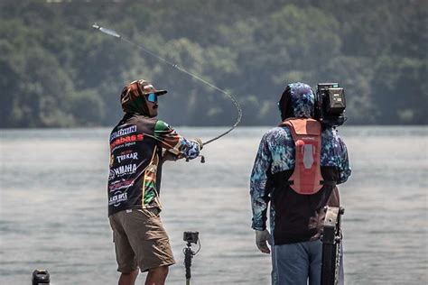 Zaldain S Championship Sunday Afternoon Bassmaster