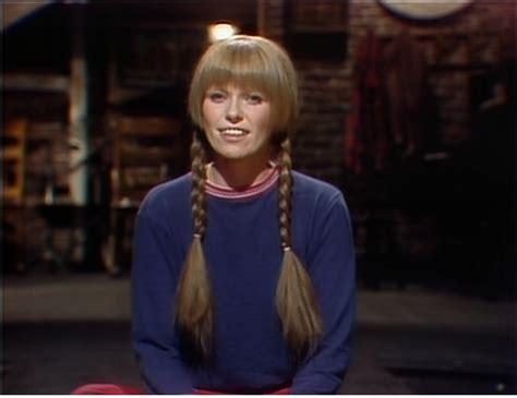 Classic Snl Reviews Season 1 Episode 23 Hostlouise Lasser With The