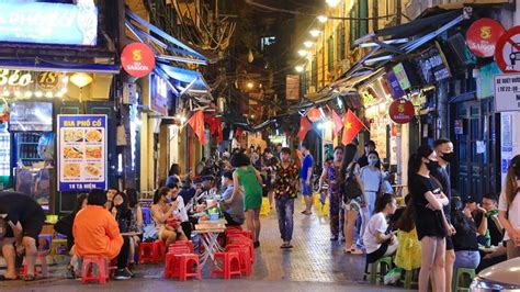 The Vibrant Hanoi Old Quarter Night Market | Duong's Restaurant