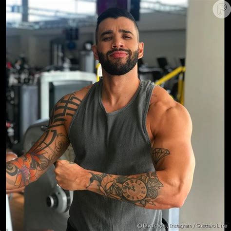 Gusttavo Lima Tem Exibido O Corpo Musculoso Em Fotos Na Web Purepeople