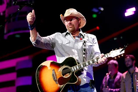 Toby Keith Tribute at CMAs: Why Country Fans Are Furious - Newsweek