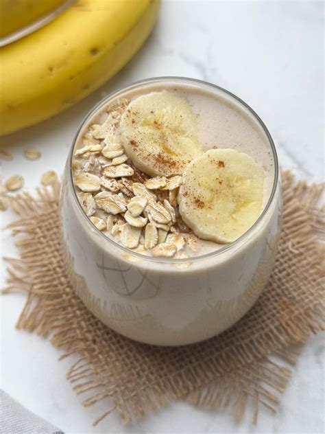 Oats Smoothie {With Peanut Butter and Banana} - Indian Veggie Delight