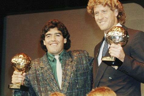 Posponen subasta del Balón de Oro de Diego Maradona en medio de