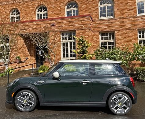 2023 Mini Cooper SE Hardtop EV | AAA Oregon/Idaho