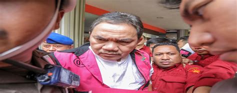 Kasus Korupsi Bts Eks Anggota Bpk Achsanul Qosasi Dituntut Tahun Penjara