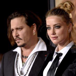 Advogada de Depp diz que ex mulher quer dinheiro e atenção