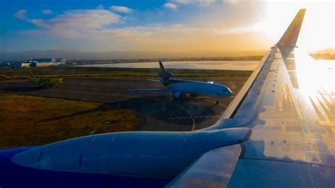 San Francisco's Neighbor: A Brief History Of Oakland International Airport