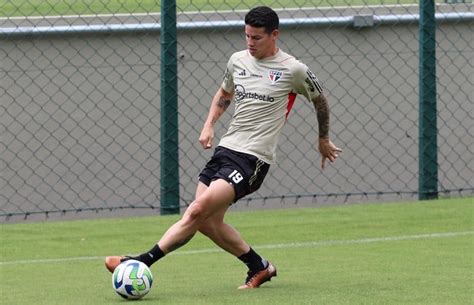 Treino Do S O Paulo Para Jogo Contra O Vasco Tem Coletivo E Ensaio De