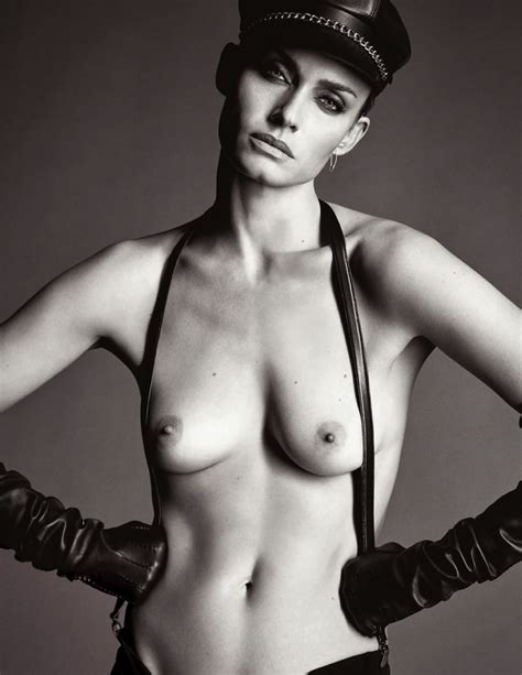 Linda Evangelista Nude