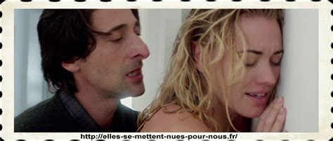 Naked Yvonne Strahovski In Manhattan Night