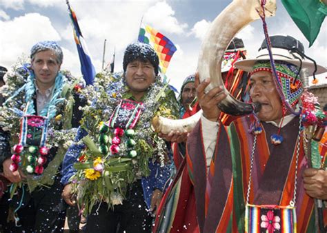 Proclaman a Morales líder supremo de los pueblos indígenas andinos