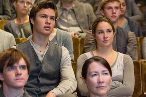 The Divergent Life: NEW Divergent Movie Still Features Tris & Caleb at Choosing Ceremony + On ...