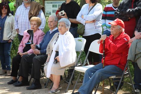 Alcalá inaugura un memorial en recuerdo a los fusilados por el